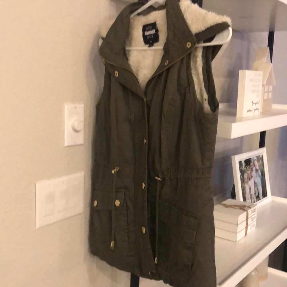 Nok Nok Army Green Vest